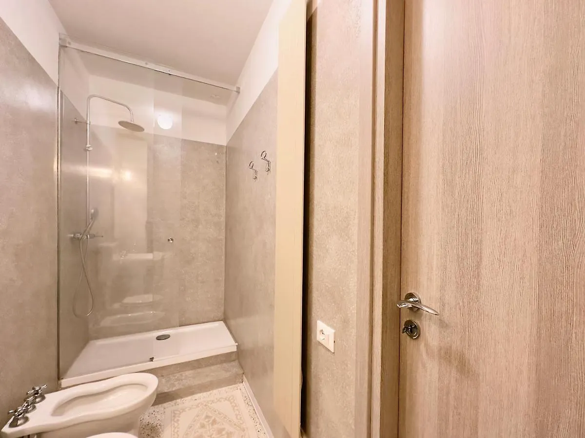 Minimal Apartment Navigli ミラノ
