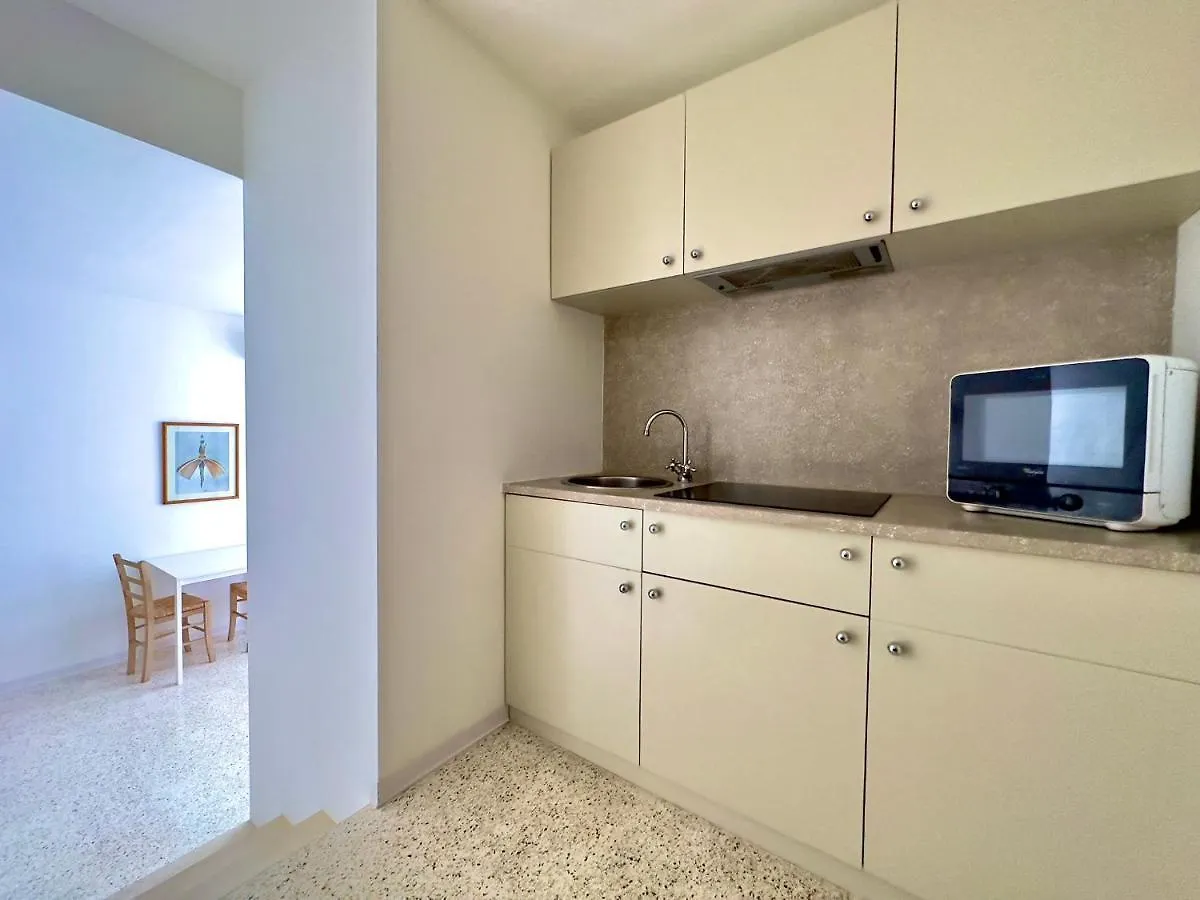 Minimal Apartment Navigli ミラノ 0*,